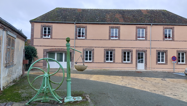 La mairie du Mesnil Thomas 